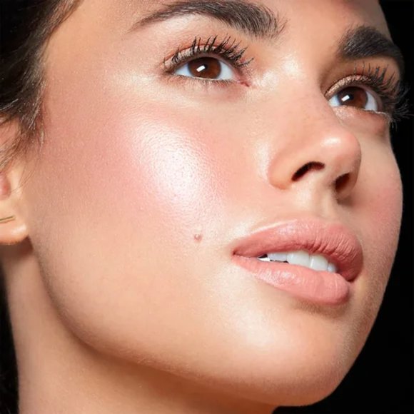 NIB Bobbi Brown Highlighting Powder in Pink Glow - Picture 2 of 4